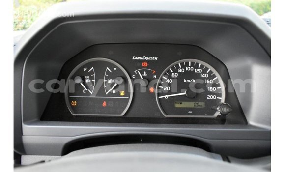 Buy Import Toyota Land Cruiser White Car in Import - Dubai in Zambia Buy Import Toyota Land Cruiser White Car in Import - Dubai in Zambia