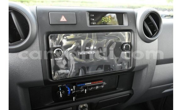 Buy Import Toyota Land Cruiser White Car in Import - Dubai in Zambia Buy Import Toyota Land Cruiser White Car in Import - Dubai in Zambia