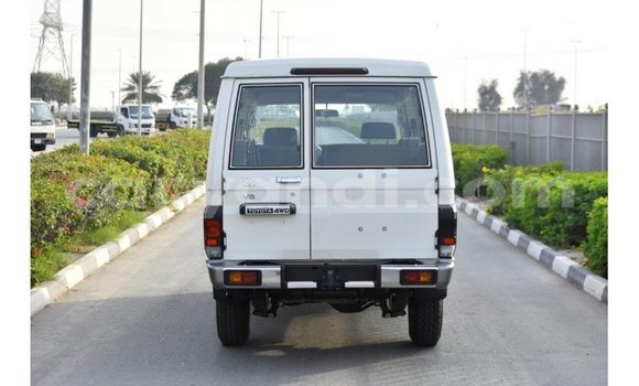 Buy Import Toyota Land Cruiser White Car in Import - Dubai in Zambia Buy Import Toyota Land Cruiser White Car in Import - Dubai in Zambia