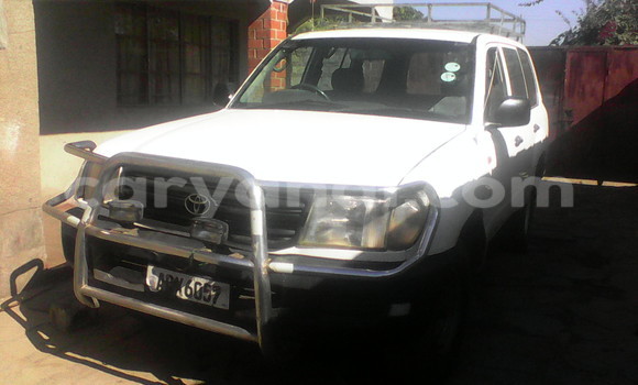 Buy Used Toyota Land Cruiser White Car in Chingola in Zambia Buy Used Toyota Land Cruiser White Car in Chingola in Zambia