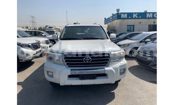 Nunua Imported Toyota Land Cruiser Nyeupe Gari ndani ya Import - Dubai nchini Zambia Nunua Imported Toyota Land Cruiser Nyeupe Gari ndani ya Import - Dubai nchini Zambia