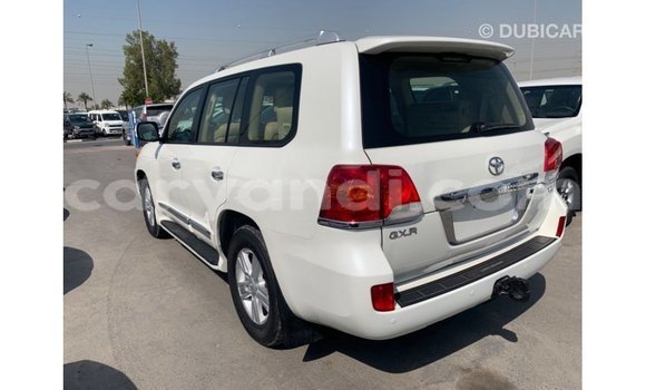 Nunua Imported Toyota Land Cruiser Nyeupe Gari ndani ya Import - Dubai nchini Zambia Nunua Imported Toyota Land Cruiser Nyeupe Gari ndani ya Import - Dubai nchini Zambia