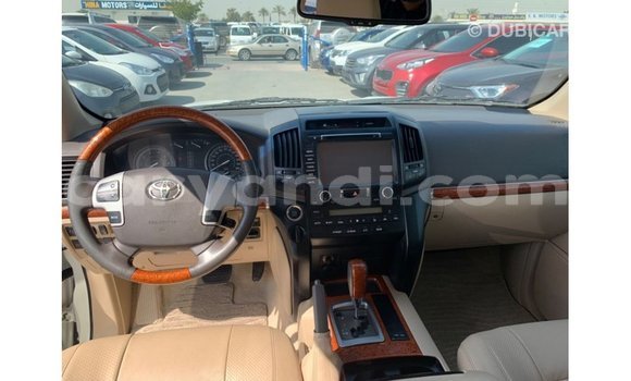 Nunua Imported Toyota Land Cruiser Nyeupe Gari ndani ya Import - Dubai nchini Zambia Nunua Imported Toyota Land Cruiser Nyeupe Gari ndani ya Import - Dubai nchini Zambia