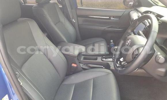 Tenga Tsaru Toyota Hilux Bhuruu Mota in Livingstone in Zambia Tenga Tsaru Toyota Hilux Bhuruu Mota in Livingstone in Zambia