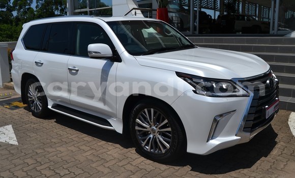 Acheter Occasion Voiture Lexus LX Blanc à Chingola, Zambie Acheter Occasion Voiture Lexus LX Blanc à Chingola, Zambie