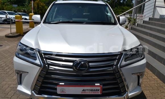Acheter Occasion Voiture Lexus LX Blanc à Chingola, Zambie Acheter Occasion Voiture Lexus LX Blanc à Chingola, Zambie