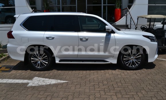 Acheter Occasion Voiture Lexus LX Blanc à Chingola, Zambie Acheter Occasion Voiture Lexus LX Blanc à Chingola, Zambie