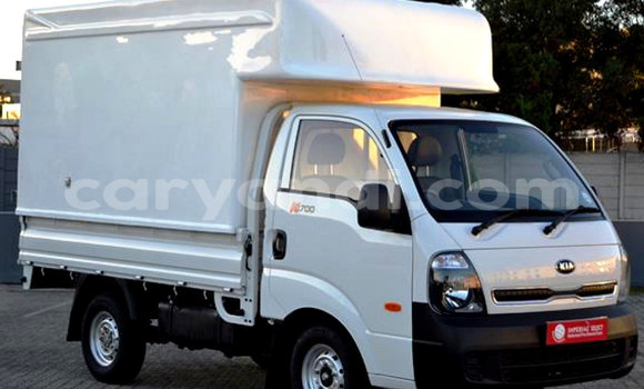 Buy Used Kia K7 White Car in Chipata in Zambia Buy Used Kia K7 White Car in Chipata in Zambia