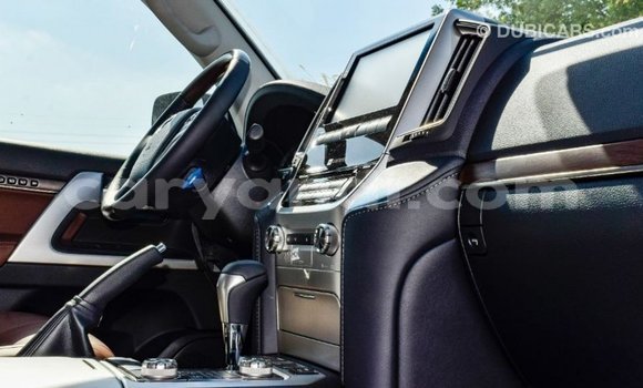 Acheter Import Voiture Toyota Land Cruiser Noir à Import - Dubai, Zambie Acheter Import Voiture Toyota Land Cruiser Noir à Import - Dubai, Zambie
