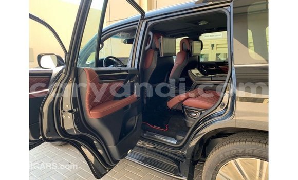 Nunua Imported Lexus LX Nyeusi Gari ndani ya Import - Dubai nchini Zambia Nunua Imported Lexus LX Nyeusi Gari ndani ya Import - Dubai nchini Zambia