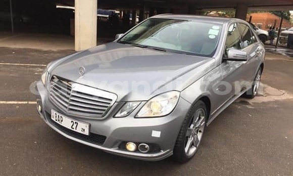 Tenga Tsaru Mercedes‒Benz E–Class Zvimwe Mota in Lusaka in Zambia Tenga Tsaru Mercedes‒Benz E–Class Zvimwe Mota in Lusaka in Zambia