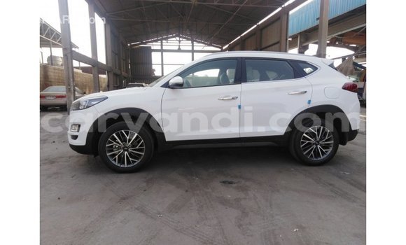 Buy Import Hyundai Tucson White Car in Import - Dubai in Zambia Buy Import Hyundai Tucson White Car in Import - Dubai in Zambia