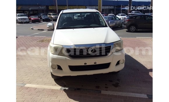 Acheter Import Voiture Toyota Hilux Blanc à Import - Dubai, Zambie Acheter Import Voiture Toyota Hilux Blanc à Import - Dubai, Zambie