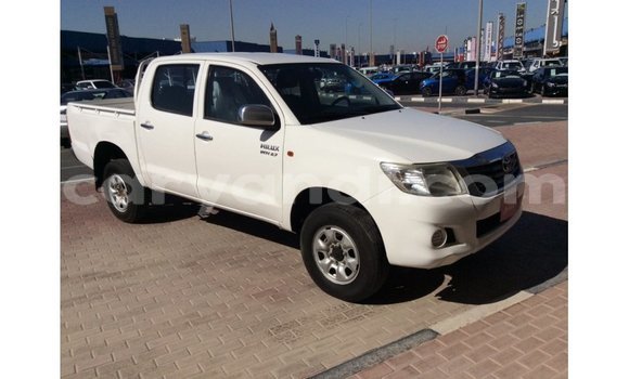 Acheter Import Voiture Toyota Hilux Blanc à Import - Dubai, Zambie Acheter Import Voiture Toyota Hilux Blanc à Import - Dubai, Zambie