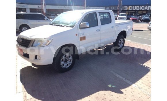Acheter Import Voiture Toyota Hilux Blanc à Import - Dubai, Zambie Acheter Import Voiture Toyota Hilux Blanc à Import - Dubai, Zambie