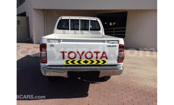Acheter Import Voiture Toyota Hilux Blanc à Import - Dubai, Zambie Acheter Import Voiture Toyota Hilux Blanc à Import - Dubai, Zambie