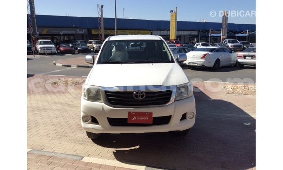 Acheter Import Voiture Toyota Hilux Blanc à Import - Dubai, Zambie Acheter Import Voiture Toyota Hilux Blanc à Import - Dubai, Zambie