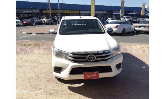 Acheter Import Voiture Toyota Hilux Blanc à Import - Dubai, Zambie Acheter Import Voiture Toyota Hilux Blanc à Import - Dubai, Zambie