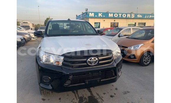 Acheter Import Voiture Toyota Hilux Noir à Import - Dubai, Zambie Acheter Import Voiture Toyota Hilux Noir à Import - Dubai, Zambie