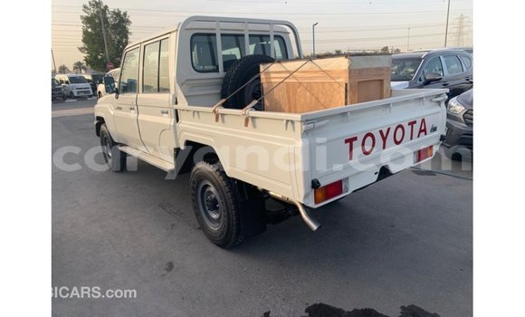 Acheter Import Voiture Toyota Land Cruiser Blanc à Import - Dubai, Zambie Acheter Import Voiture Toyota Land Cruiser Blanc à Import - Dubai, Zambie