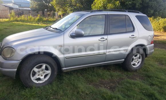 Tenga Tsaru Mercedes‒Benz ML–Class Sirivha Mota in Chipata in Zambia Tenga Tsaru Mercedes‒Benz ML–Class Sirivha Mota in Chipata in Zambia