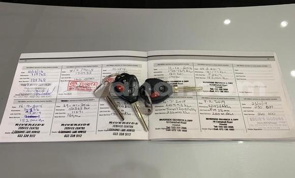 Nunua Ilio tumika Toyota Hilux Nyeupe Gari ndani ya Lusaka nchini Zambia Nunua Ilio tumika Toyota Hilux Nyeupe Gari ndani ya Lusaka nchini Zambia