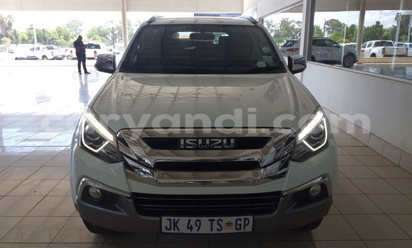 Acheter Occasion Voiture Isuzu MU-X Blanc à Livingstone, Zambie Acheter Occasion Voiture Isuzu MU-X Blanc à Livingstone, Zambie