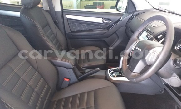 Acheter Occasion Voiture Isuzu MU-X Blanc à Livingstone, Zambie Acheter Occasion Voiture Isuzu MU-X Blanc à Livingstone, Zambie