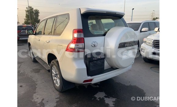 Acheter Import Voiture Toyota Prado Blanc à Import - Dubai, Zambie Acheter Import Voiture Toyota Prado Blanc à Import - Dubai, Zambie