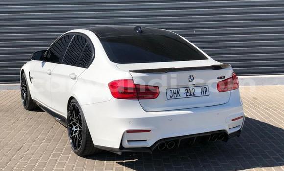 Nunua Ilio tumika BMW M3 Nyeupe Gari ndani ya Mazabuka nchini Kusini Nunua Ilio tumika BMW M3 Nyeupe Gari ndani ya Mazabuka nchini Kusini