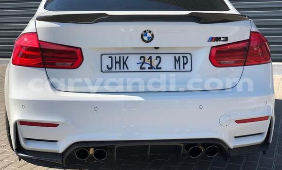Nunua Ilio tumika BMW M3 Nyeupe Gari ndani ya Mazabuka nchini Kusini Nunua Ilio tumika BMW M3 Nyeupe Gari ndani ya Mazabuka nchini Kusini