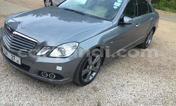 Tenga Tsaru Mercedes‒Benz E–Class Zvimwe Mota in Lusaka in Zambia Tenga Tsaru Mercedes‒Benz E–Class Zvimwe Mota in Lusaka in Zambia