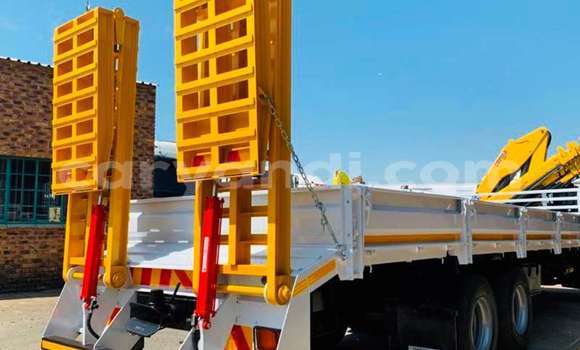 Tenga Tsaru Nissan UD Chena Rori in Petauke in Eastern Tenga Tsaru Nissan UD Chena Rori in Petauke in Eastern