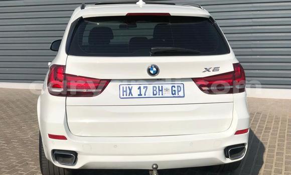 Nunua Ilio tumika BMW X5 Nyeupe Gari ndani ya Kabwe nchini Zambia Nunua Ilio tumika BMW X5 Nyeupe Gari ndani ya Kabwe nchini Zambia