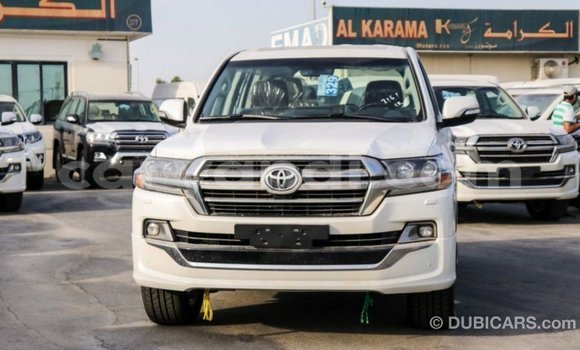 Acheter Import Voiture Toyota Land Cruiser Blanc à Import - Dubai, Zambie Acheter Import Voiture Toyota Land Cruiser Blanc à Import - Dubai, Zambie