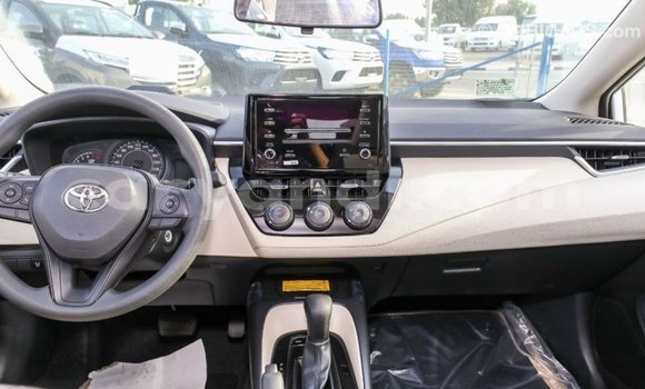 Acheter Import Voiture Toyota Corolla Blanc à Import - Dubai, Zambie Acheter Import Voiture Toyota Corolla Blanc à Import - Dubai, Zambie