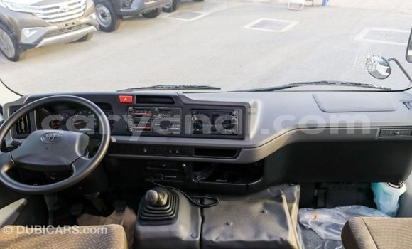 Acheter Import Voiture Toyota Coaster Blanc à Import - Dubai, Zambie Acheter Import Voiture Toyota Coaster Blanc à Import - Dubai, Zambie