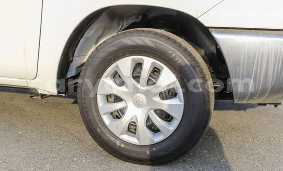 Acheter Import Voiture Toyota Hilux Blanc à Import - Dubai, Zambie Acheter Import Voiture Toyota Hilux Blanc à Import - Dubai, Zambie