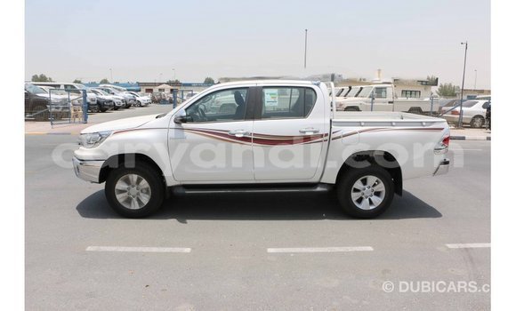 Acheter Import Voiture Toyota Hilux Blanc à Import - Dubai, Zambie Acheter Import Voiture Toyota Hilux Blanc à Import - Dubai, Zambie