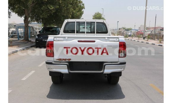 Acheter Import Voiture Toyota Hilux Blanc à Import - Dubai, Zambie Acheter Import Voiture Toyota Hilux Blanc à Import - Dubai, Zambie