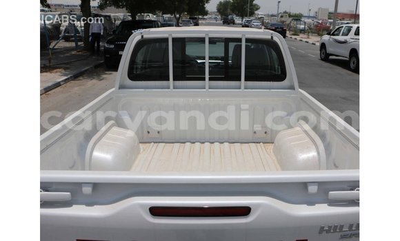 Acheter Import Voiture Toyota Hilux Blanc à Import - Dubai, Zambie Acheter Import Voiture Toyota Hilux Blanc à Import - Dubai, Zambie
