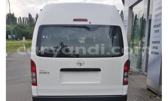 Acheter Import Voiture Toyota Hiace Blanc à Import - Dubai, Zambie Acheter Import Voiture Toyota Hiace Blanc à Import - Dubai, Zambie
