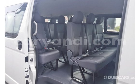 Acheter Import Voiture Toyota Hiace Blanc à Import - Dubai, Zambie Acheter Import Voiture Toyota Hiace Blanc à Import - Dubai, Zambie