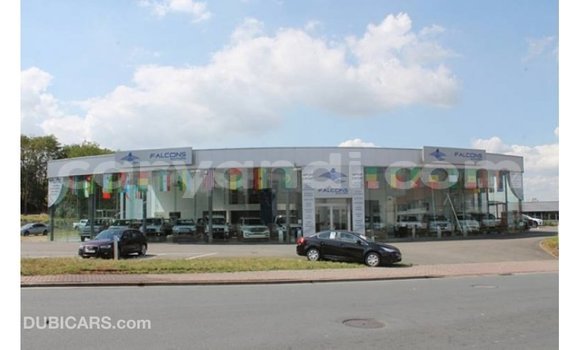 Acheter Import Voiture Toyota Hilux Blanc à Import - Dubai, Zambie Acheter Import Voiture Toyota Hilux Blanc à Import - Dubai, Zambie