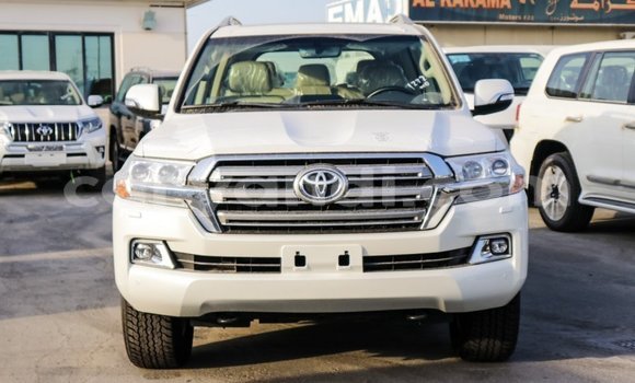 Acheter Import Voiture Toyota Land Cruiser Blanc à Import - Dubai, Zambie Acheter Import Voiture Toyota Land Cruiser Blanc à Import - Dubai, Zambie