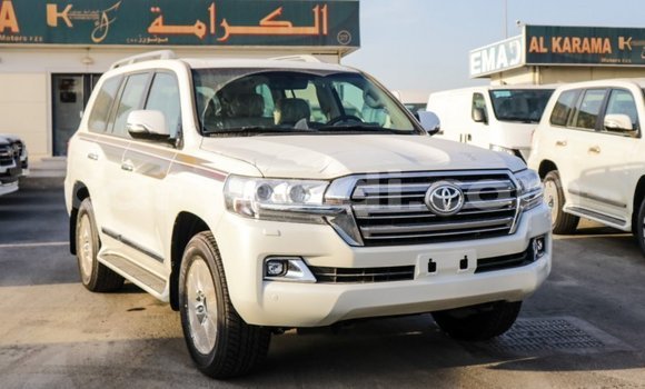 Acheter Import Voiture Toyota Land Cruiser Blanc à Import - Dubai, Zambie Acheter Import Voiture Toyota Land Cruiser Blanc à Import - Dubai, Zambie