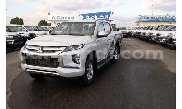 Acheter Import Voiture Mitsubishi L200 Blanc à Import - Dubai, Zambie Acheter Import Voiture Mitsubishi L200 Blanc à Import - Dubai, Zambie