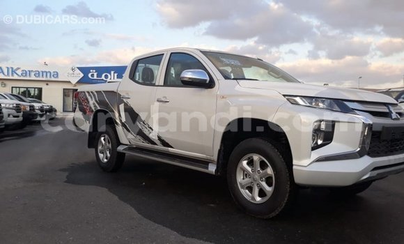 Acheter Import Voiture Mitsubishi L200 Blanc à Import - Dubai, Zambie Acheter Import Voiture Mitsubishi L200 Blanc à Import - Dubai, Zambie