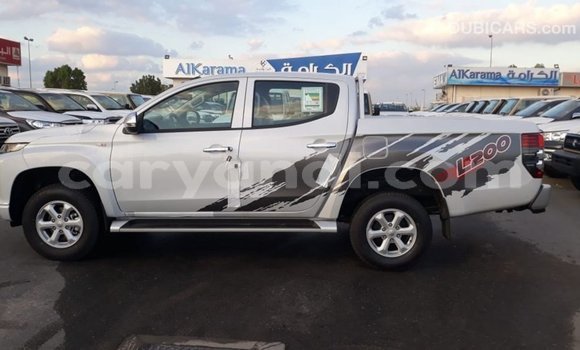 Acheter Import Voiture Mitsubishi L200 Blanc à Import - Dubai, Zambie Acheter Import Voiture Mitsubishi L200 Blanc à Import - Dubai, Zambie