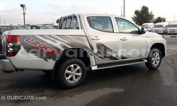 Acheter Import Voiture Mitsubishi L200 Blanc à Import - Dubai, Zambie Acheter Import Voiture Mitsubishi L200 Blanc à Import - Dubai, Zambie